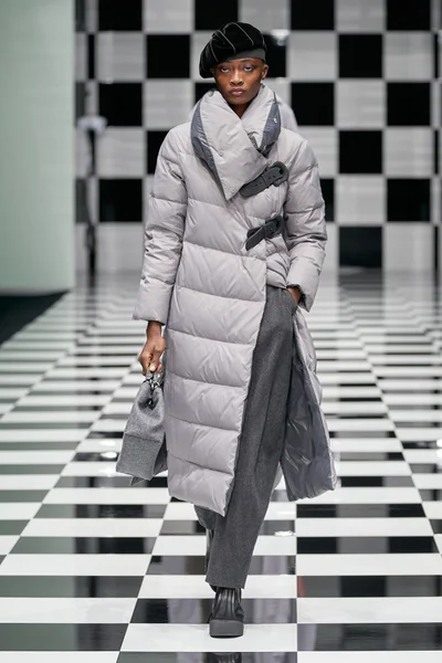 Look 13